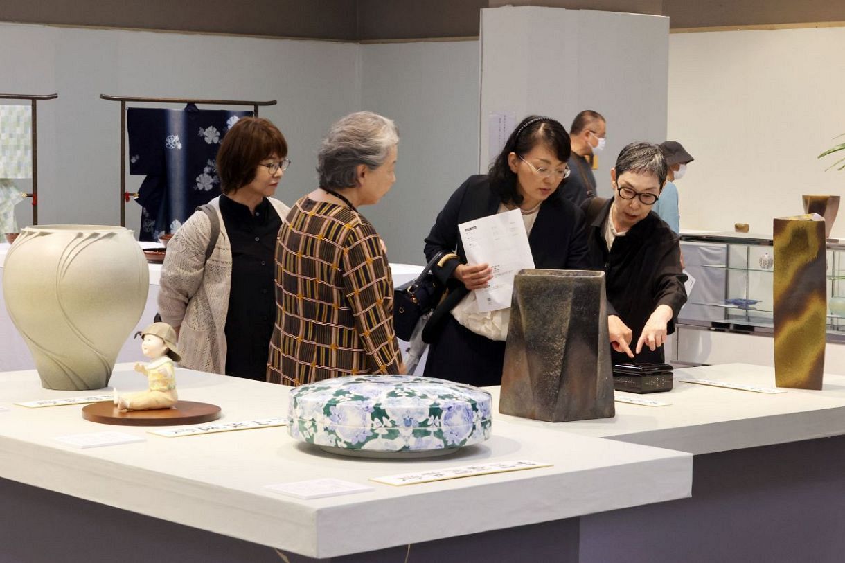 技と感性溶け合う優品　日本伝統工芸中国展 岡山で開幕