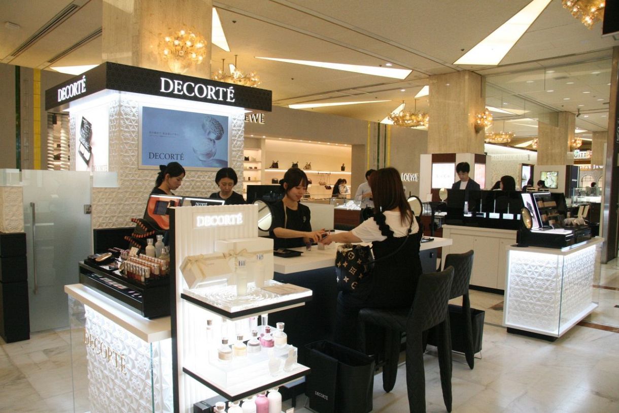 化粧品売り場リニューアル 岡山高島屋、高級路線強化：山陽新聞