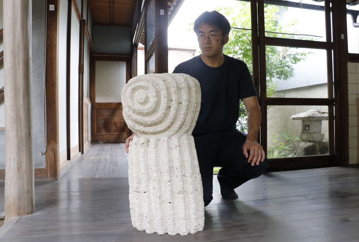 和風の空間に合うユニーク造形　石の彫刻家北川さん津山で個展