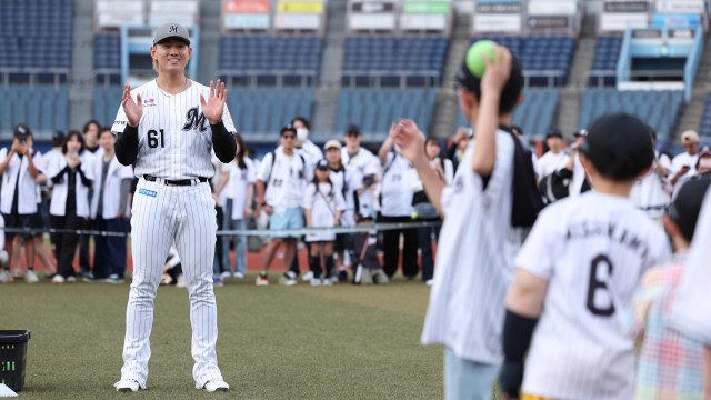 千葉ロッテ、試合後に子どもたちと交流 小川龍成「野球の楽しさを伝え