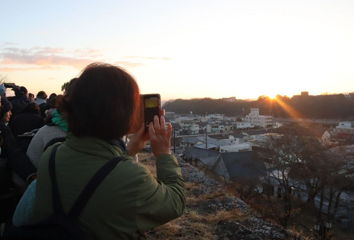 初日の出眺めて年明けを　岡山、広島東部のスポット紹介