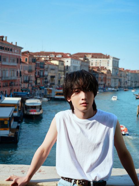 イケメン俳優・声優・アーティスト     おまとめ写真集セット 声優・小林千晃、デビュー10周年記念写真集を発売 憧れの地