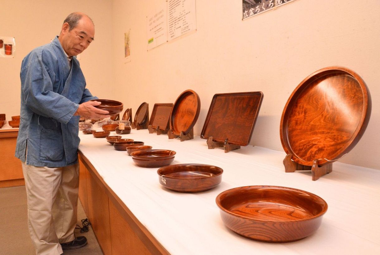 木目、光沢の美 鶴山漆器150点 アルネで小椋さん作品展：山陽新聞