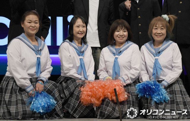 セーラー服4人組「おばちゃんズ」なんばグランド花月で躍動…「13歳です