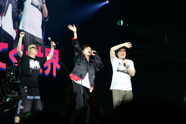 ゆず、ライブに山里亮太らサプライズ登場＆コラボ歌唱 約2万人前で