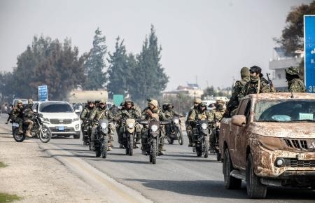 シリア内戦激化、37万人が避難 アサド政権軍劣勢、緊迫局面