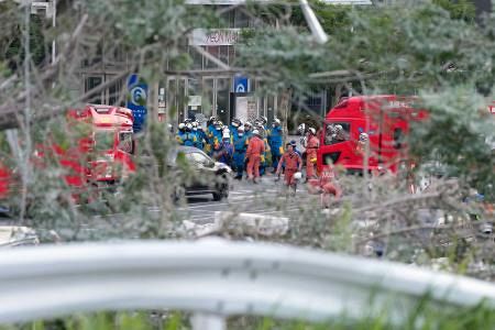 熊本地震、死者１３人か　イオンモール爆発、製紙工場被害