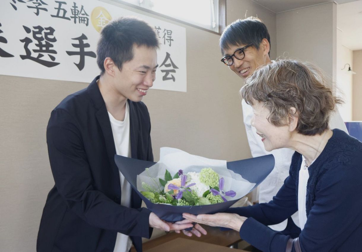 木村選手の快挙たたえる ミラノ五輪スノボ金 岡山で祝勝会：山陽新聞