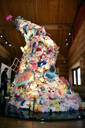 山梨にサンリオの記念館オープン 創業者、辻信太郎さんの地元：山陽