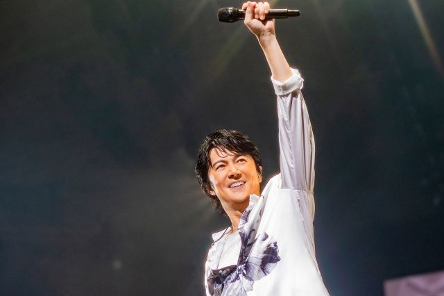 福山雅治、27年7ヶ月ぶり香川公演でツアー完走 24万人動員のアリーナ