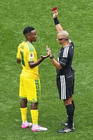 レッドカード早くも前回大会超え W杯1次リーグで6枚：山陽新聞