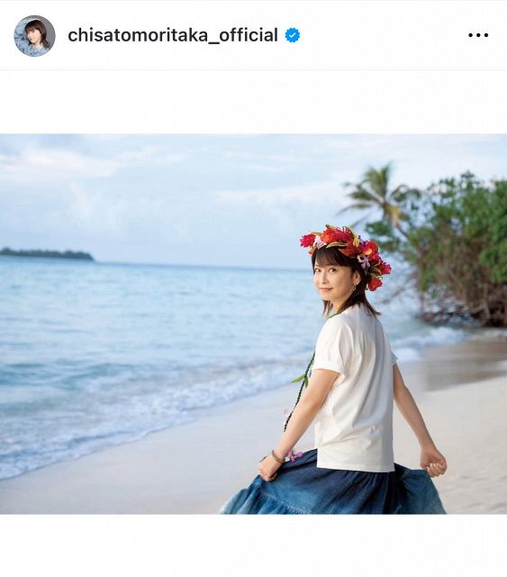 56歳・森高千里、デビュー38周年を記念し“南国サイパン”で撮影 美脚