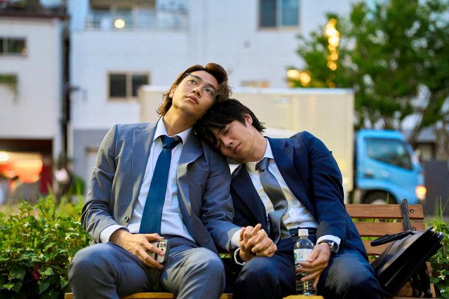 雀（風間俊介）＆慶司（庄司浩平）、手つなぎ＆肩ズン2ショット