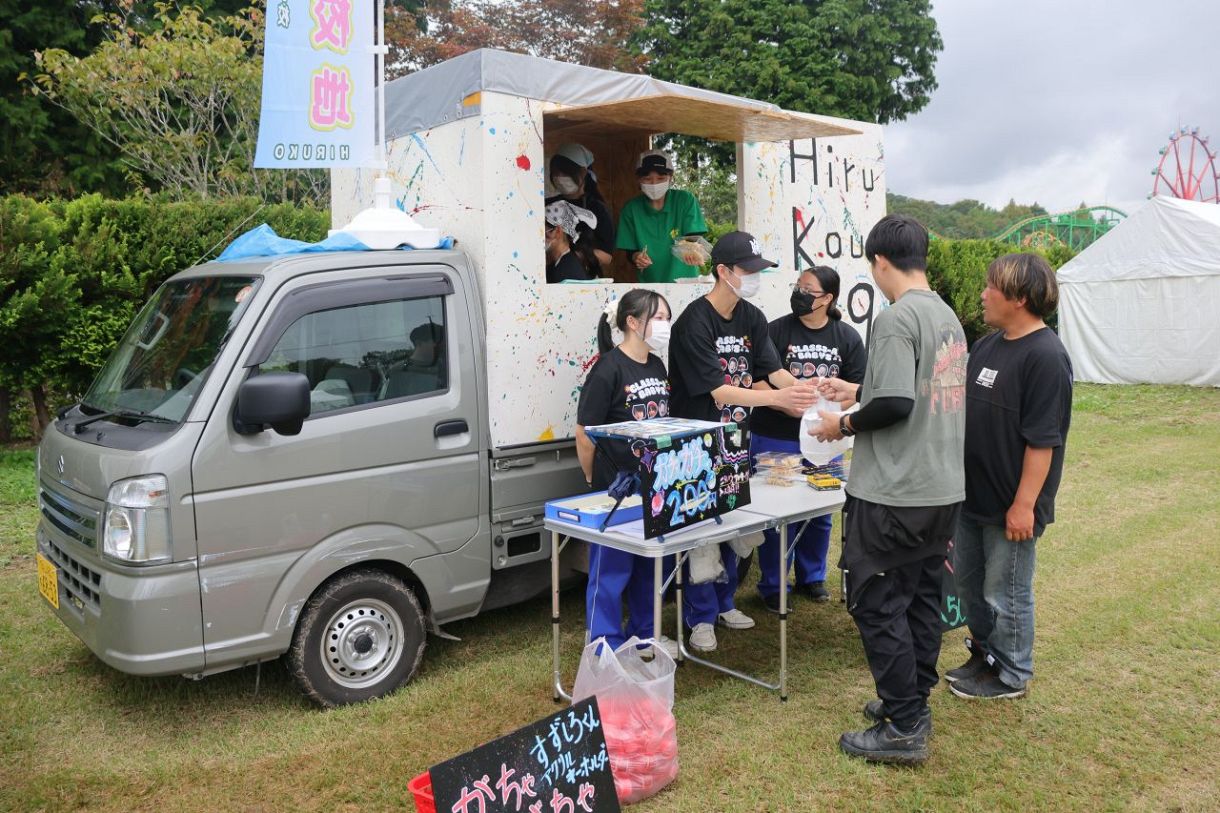 真庭・勝山高蒜山校地生が木造コンテナ製作　イベントに出店 学校の魅力伝える