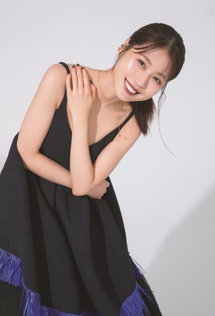 32歳・有村架純、しなやかボディを披露 きめ細かな美肌にぐっと接近