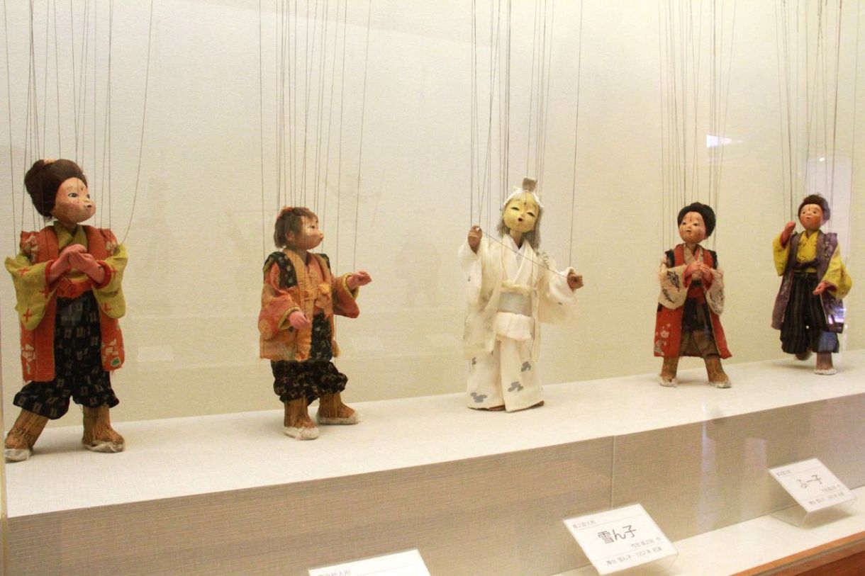 喜之助人形7体 瀬戸内市重文に指定 代表作「雪ん子」登場、糸操り技術