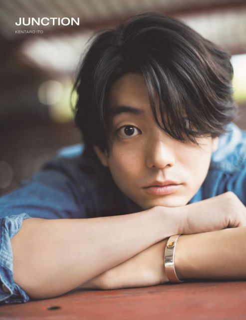 伊藤健太郎、静かに語りかけるような存在感放つ 写真集『JUNCTION