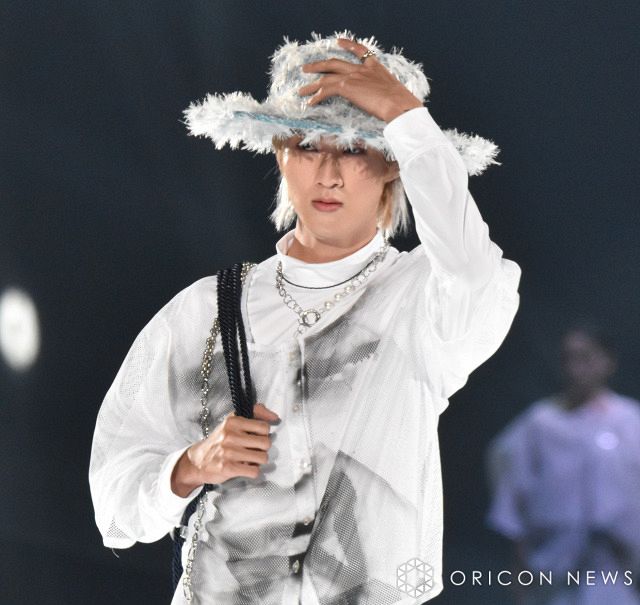 M!LK曽野舜太、初登場『TGC』で個性派ハットを着用 はかなげ笑顔で魅了