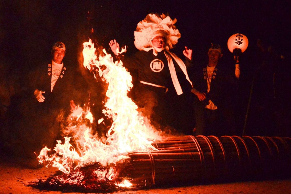 ごう様 ゴーサマ駆け回り五穀豊穣祈願 美咲・両山寺で護法祭【動画あり