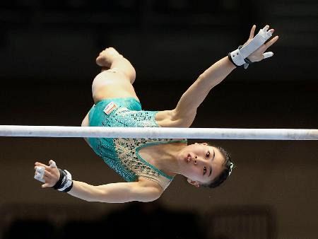 17歳岸が初優勝、杉原は2位 宮田7位、全日本体操女子：山陽