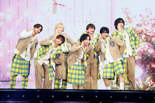 なにわ男子、“728の日”に1.5万人が集結 初の東西ドーム発表で藤原丈