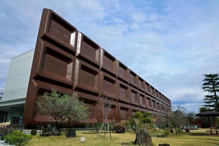 香りと味、口溶けで魅了 「明治ミルクチョコレート」100年：山陽