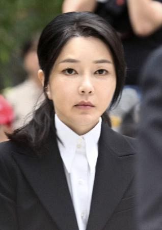 韓国、前大統領妻の逮捕状請求 金建希氏、計16件の疑惑：山陽