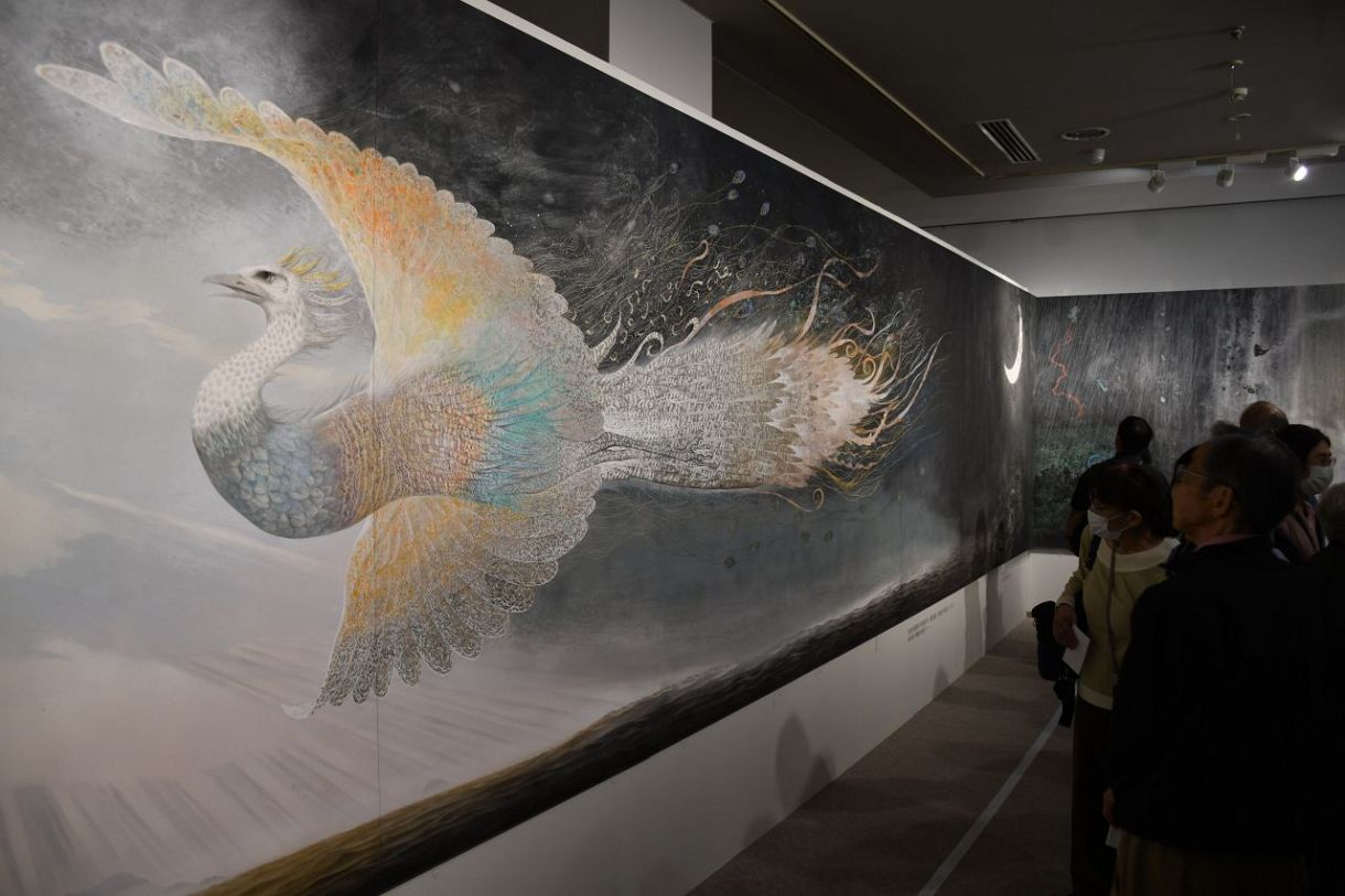西田俊英さん制作中「不死鳥」公開 新見美術館で特別展開幕：山陽新聞 