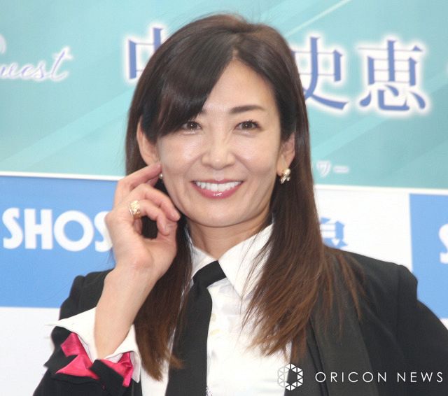奇跡の57歳”中島史恵、衝撃の美ボディ「いつまでも美の女神です