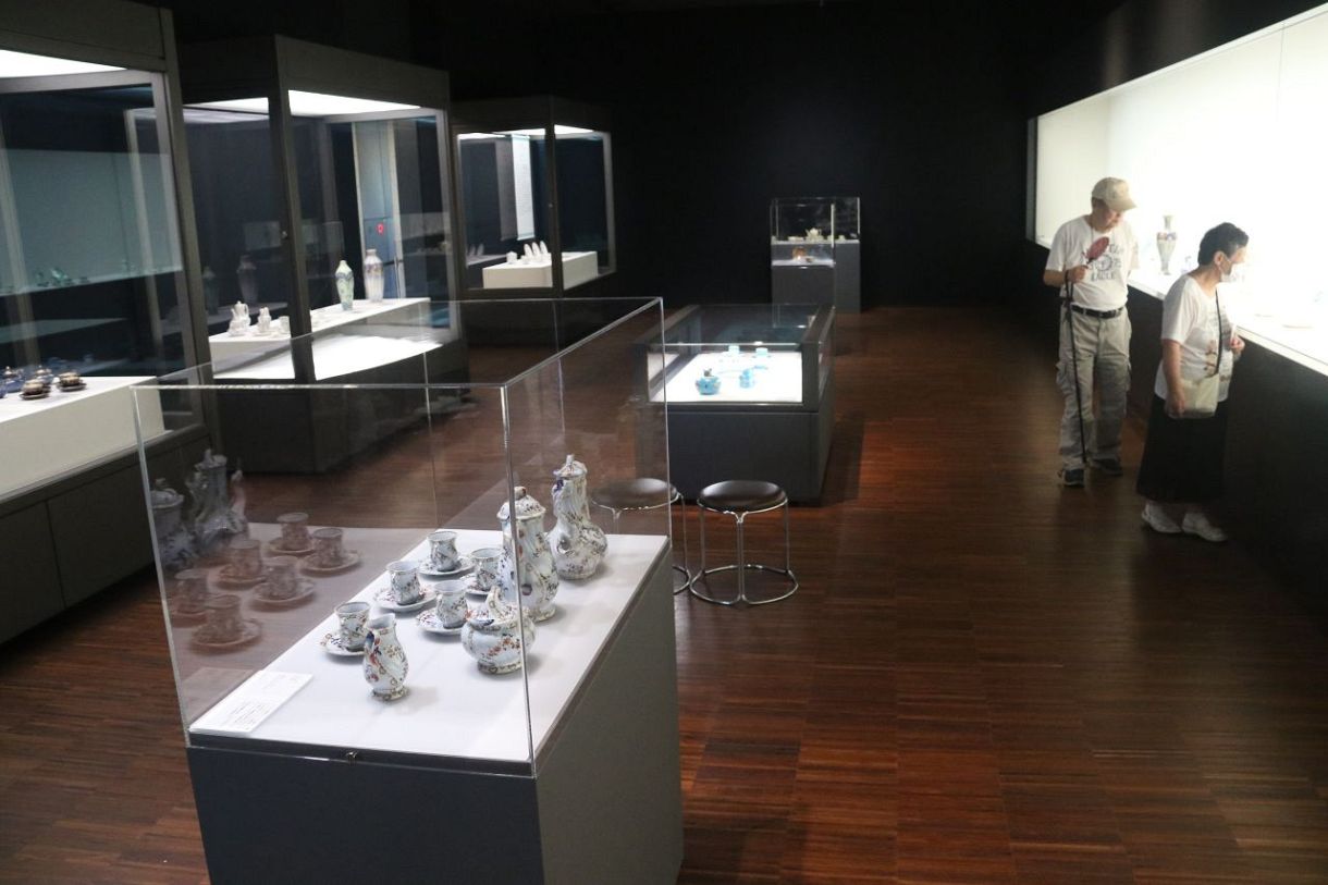 華やか、優美な近代西洋陶磁　備前市美術館の特別展会期中盤