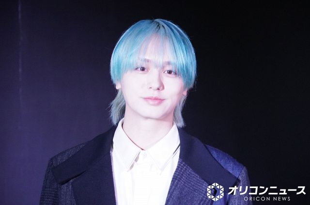 伊野尾慧、薮宏太＆有岡大貴からアシスト ガウディ展音声ナビゲーター