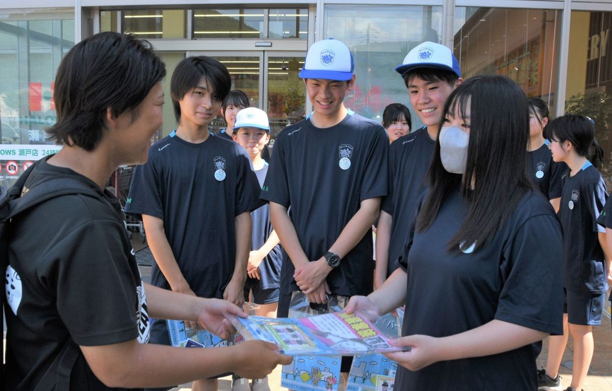 【早い者勝ち！緊急支援用/サイン有り】NEWS公式写真128枚 まとめ売り 瀬戸高生デザイングッズで啓発 特殊詐欺被害防止へ赤磐署と連携