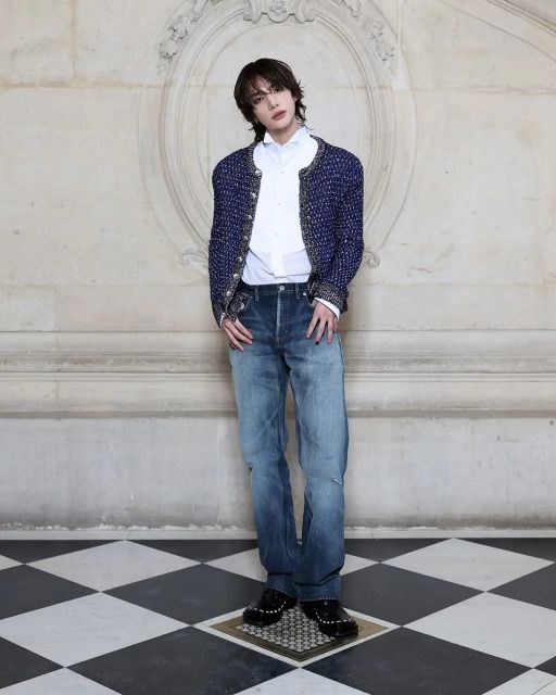 Stray Kidsヒョンジン＆SEVENTEENミンギュ、パリでショー出席 “洗練美