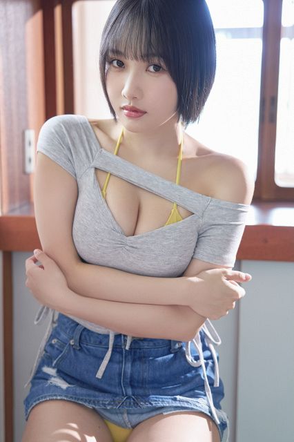 コスプレ＆グラビア“二刀流”小倉あずさ『ヤンジャン』初掲載 圧巻の美