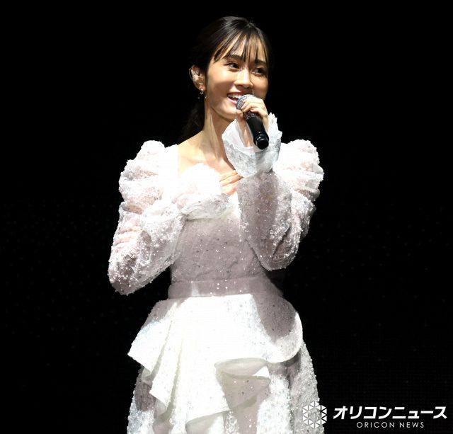 前田敦子、AKB48 20周年記念公演に初登場 「桜の木になろう