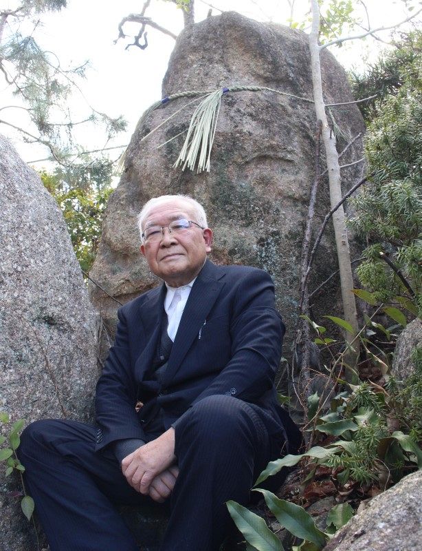 石に救われる」精神科医の人生 総社の高木さんがエッセー集出版：山陽