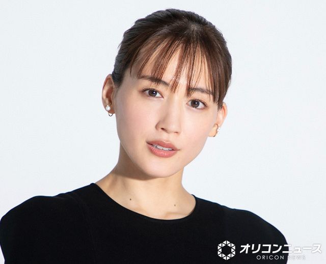 【オレン】綾瀬はるか写真Lサイズ40枚 綾瀬はるか、“神々しい”黒ドレスでカンヌ魅了 白肌デコルテ輝く圧倒的