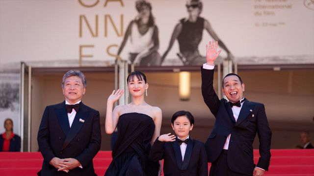 映画100年記念カンヌ国際映画祭晩餐会　お皿セット カンヌ映画祭】綾瀬はるか、肩見せブラックドレスで圧倒的存在感 千鳥