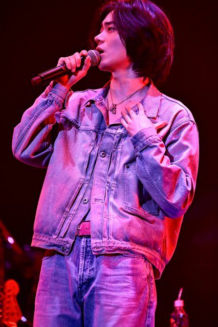 【レア】LAD MUSICIAN オープンカラーシャツ ローズ柄 菅田将暉着 菅田将暉、圧巻ライブに2日間で1万4000人が熱狂 ライブでのレア曲
