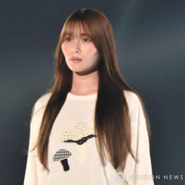 TGC』櫻坂46・守屋麗奈、ナチュラルメイクでランウェイ 素の美しさ