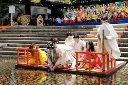 斎王代、指先浸して身清め 京都・下鴨神社で御禊の儀：山陽新聞