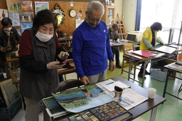 ７日からＲＡＫＵアート倶楽部展　津山 教室生高齢化、今回で最後