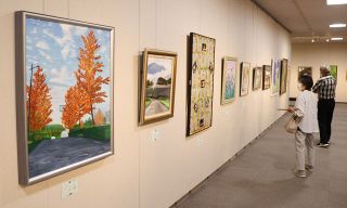 津山で県北美術展開幕　作州地域の秀作１６６点集まる