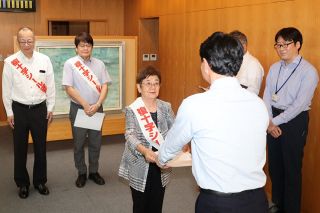 結核撲滅運動に協力を　岡山県予防婦人会などが知事へ要請