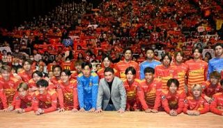 新監督「タイトル目指す」　Ｊ１名古屋が新体制発表