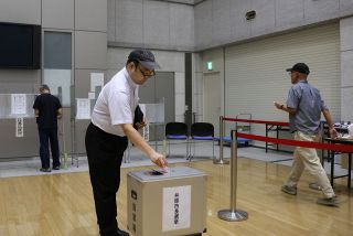井原市長選期日前投票始まる　市役所と２支所