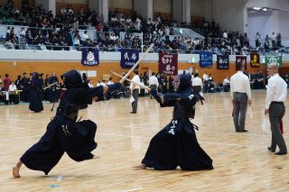 倉敷で少年剣道大会　中四国・関西の８６０人熱戦