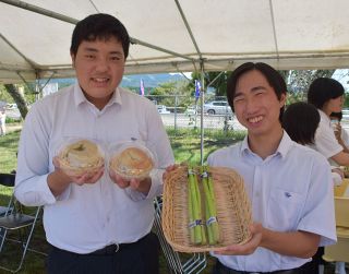 アスパラの粉末用い商品開発 勝央・勝間田高生　産地広めたい 第１弾のベーグル初販売