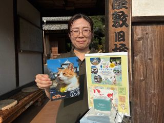 重ね押しで猫城主の絵完成させて　高梁市観光協会がスタンプラリー