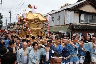 金色大みこし担ぎ巡行　津山まつりフィナーレ　だんじりも練る